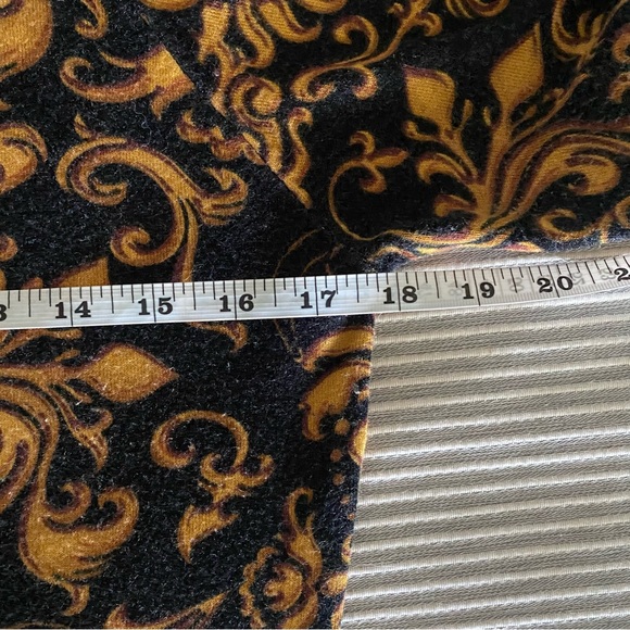 ♥️PARIS—‘Leo Guy’ VERY cool Knit Dress … Versace- Esq print — Soft & Stretchy ♥️ - Picture 13 of 15